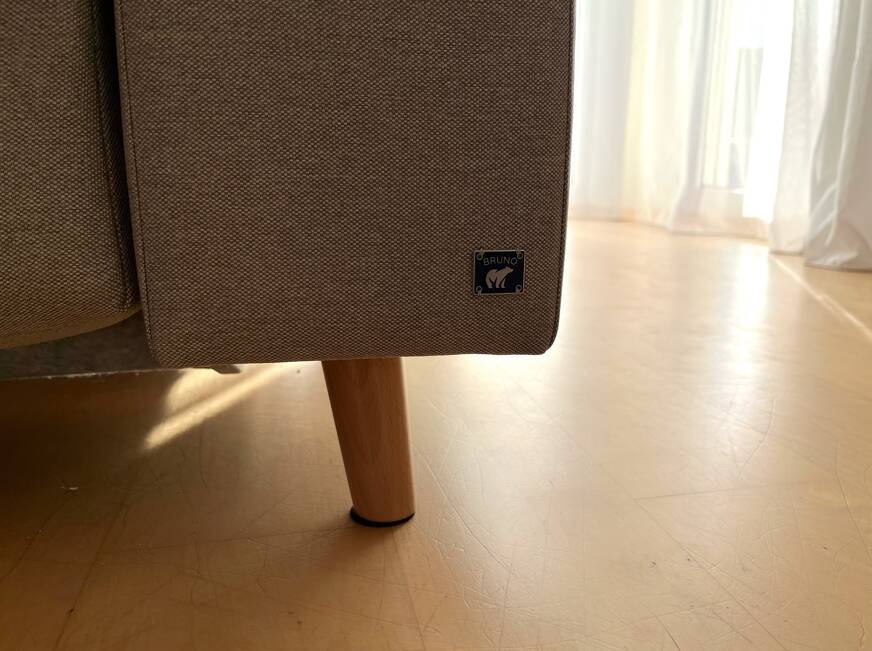 De Bruno slaapbank met houten poten